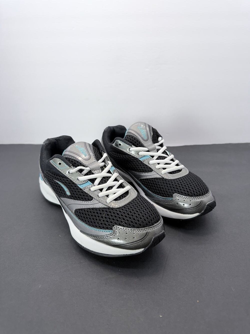 LA Gear WalknTone Women's Sneakers Size 7 US Black Silver Blue Toning Shoes
